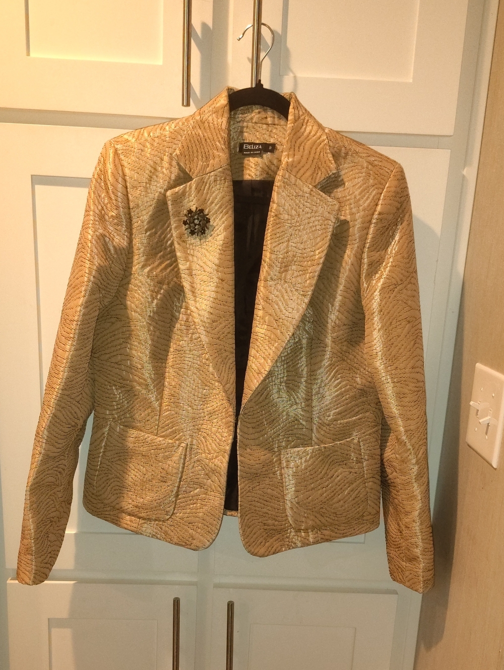 Elle Gold Metallic Textured Blazer with Decorative Brooch